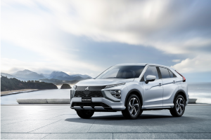 三菱自動車、クロスオーバーSUV 新型『エクリプス クロス』を発売