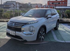 アウトランダーPHEV試乗車